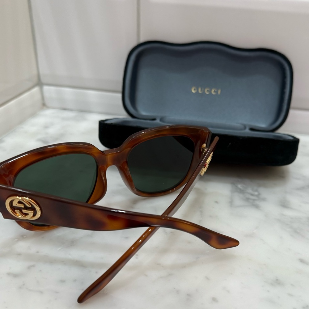 Gucci Sunglasses. Tortoise. Authentic. EC. Case included. 54mm frame. - Picture 2 of 15